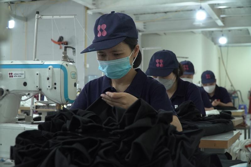 Đồng phục Nam Phương là địa chỉ chuyên thiết kế, may đo đồng phục phòng sạch uy tín, chất lượng 