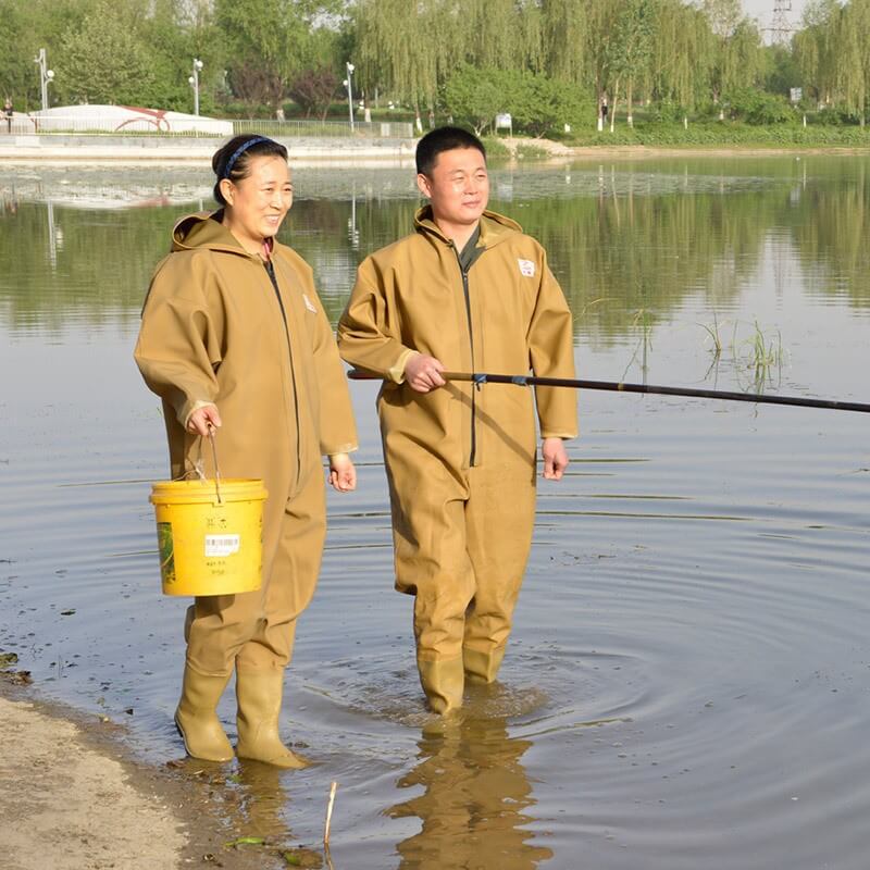Quần áo lội nước dành cho những người làm việc ở môi trường có nước hoặc hóa chất lỏng 