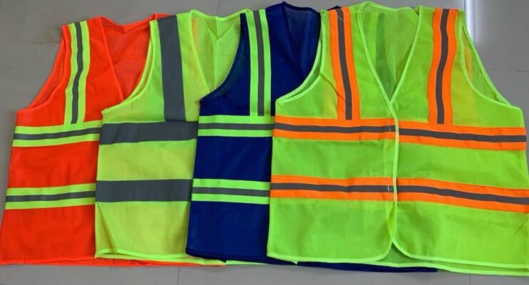 ao-phan-quang-3M Áo phản quang 3M là loại áo bảo hộ sản xuất bởi công ty 3M