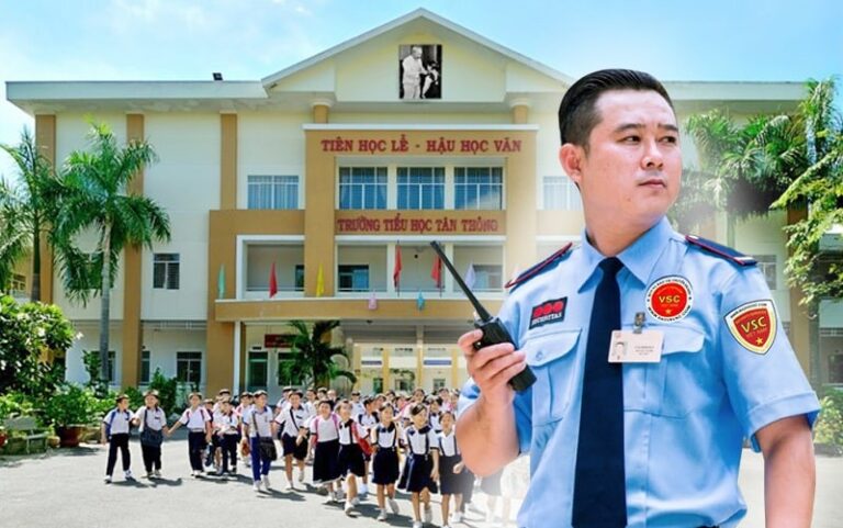 Đồng phục bảo vệ trường học thường có màu sắc đơn giản