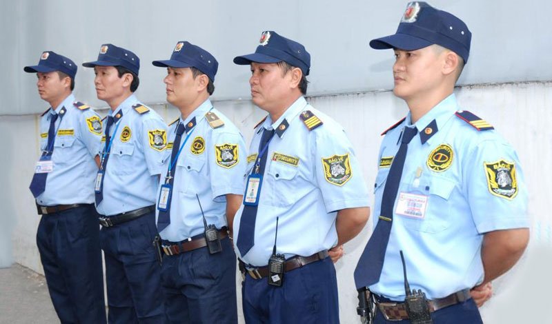 Sử dụng đồng phục bảo vệ trường học giúp nhận dạng đội ngũ bảo vệ một cách dễ dàng