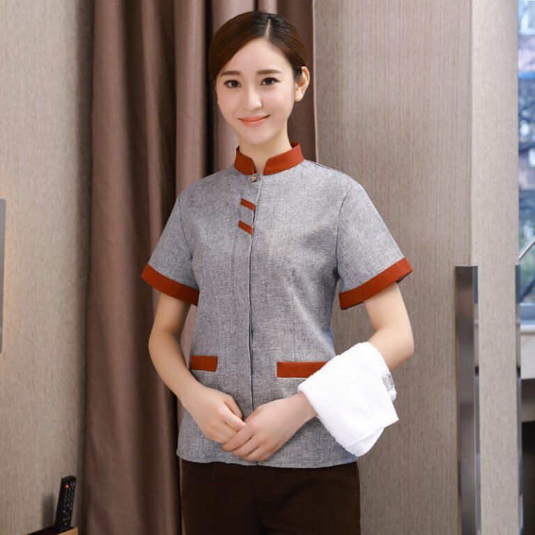Đồng phục không thể thiếu trong công việc tạp vụ