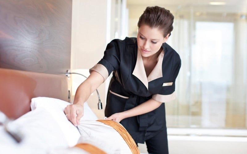 dong-phuc-tap-vu Nên chọn chất liệu vải tốt để may đồng phục tạp vụ cho nhân viên tạp vụ