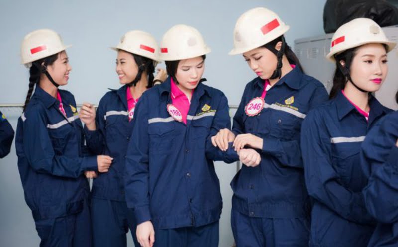 Bộ đồng phục bảo hộ lao động giúp tạo sự chuyên nghiệp cho doanh nghiệp