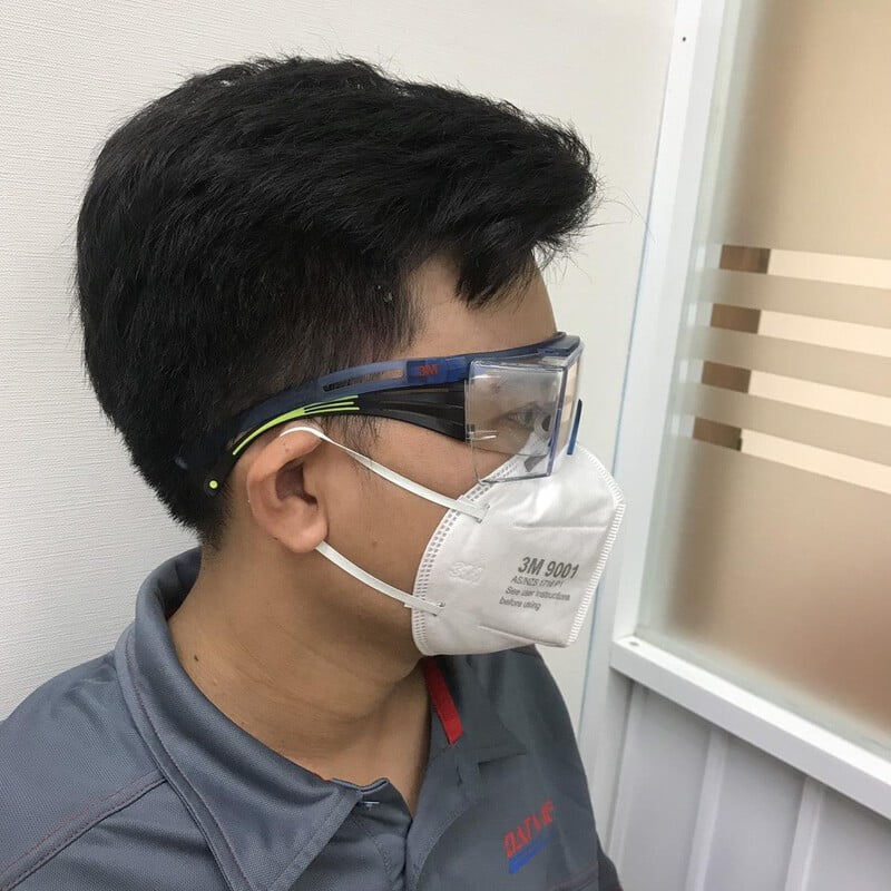 Kính bảo hộ ngăn mắt tiếp xúc với nước, hóa chất, bụi, mảnh vụn, tia lửa, tia laser...