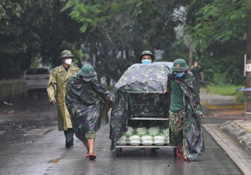 Áo mưa bộ quốc phòng có khả năng chống thấm nước tốt, bền bỉ và có độ bền cao
