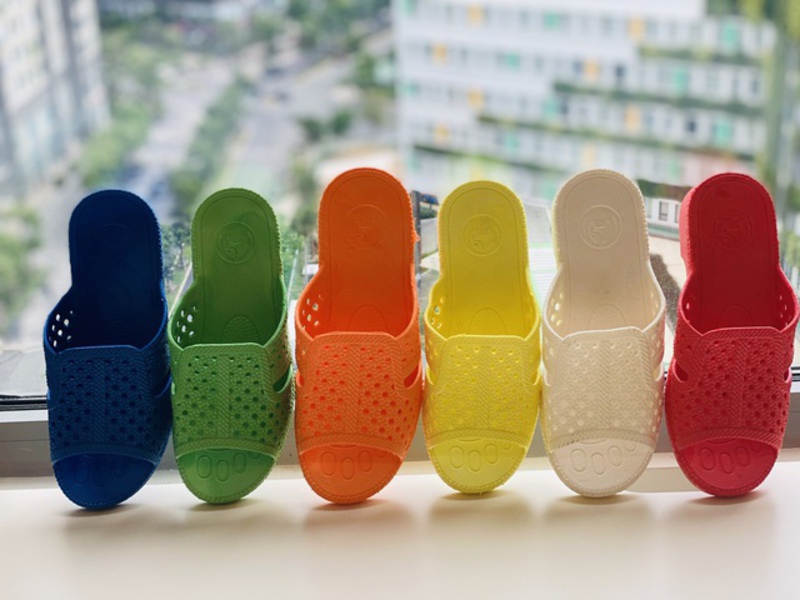 Một câu hỏi đơn giản nhưng không phải ai cũng biết dép tổ ong bao nhiêu lỗ