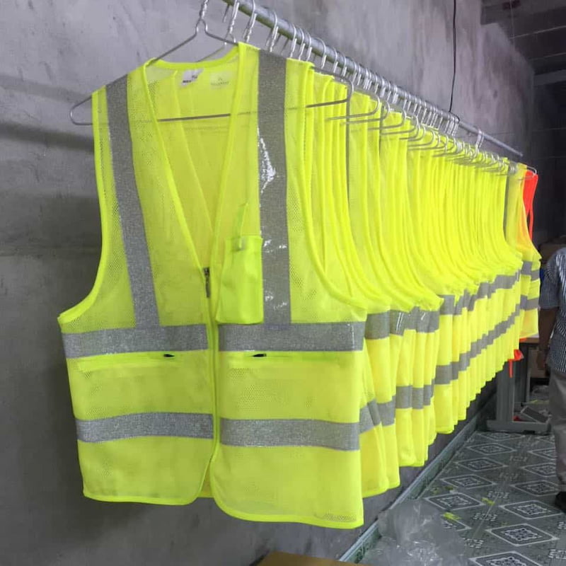 mua-ao-phan-quang-o-tphcm