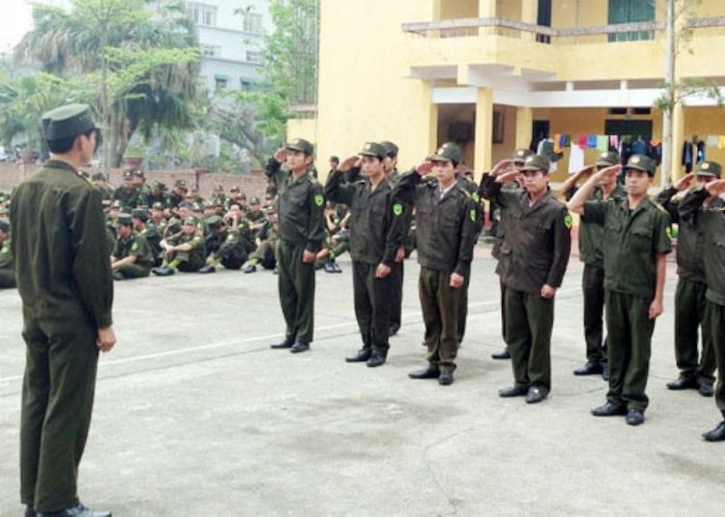 trang-phuc-cong-an-xa